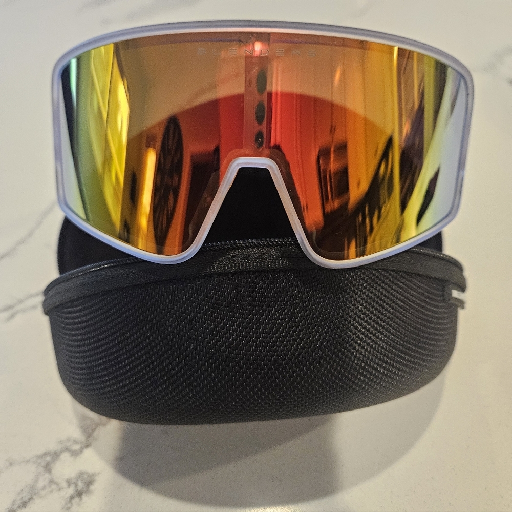 BLENDERS SATURN CLOUD SUNGLASSES